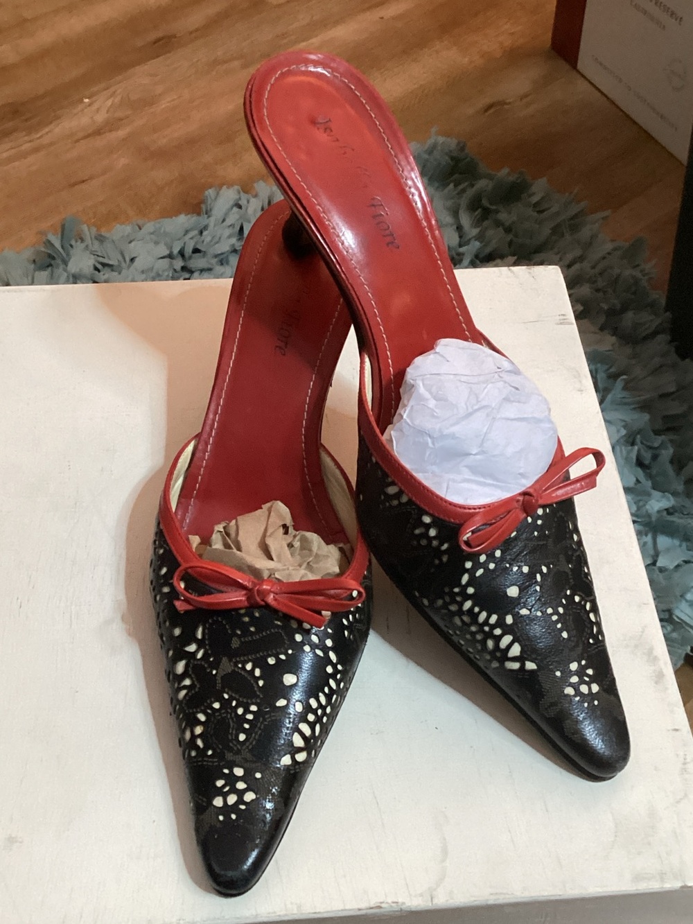 Vintage Isabella Fiore Leather Cutout Pointed Mule with Red Trim - size 8.5